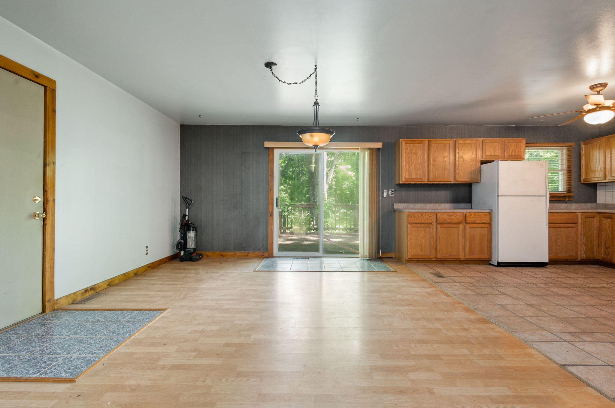 16053 Lakeside Road Three Oaks, MI 49128 - Photo 3 of 24 20-web-or-mls-0020