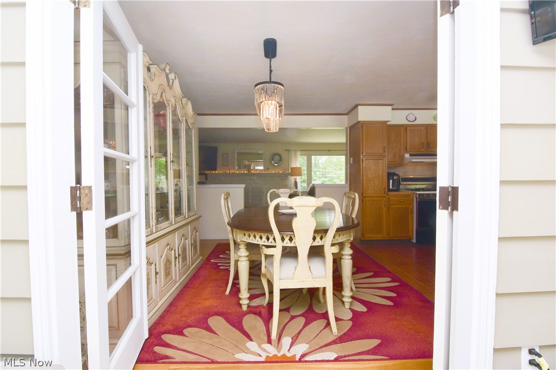 1832 Kemery Road Akron, OH 44333 - Photo 10 of 35 View into casual dining from Sun room