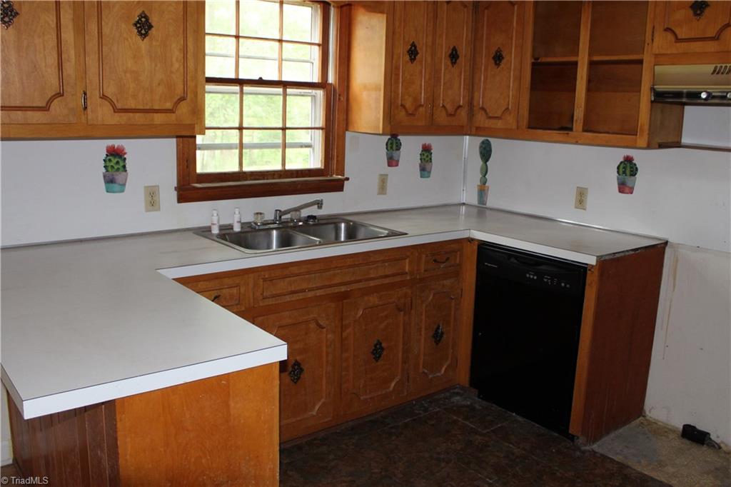 2800 Settle Bridge Road Stoneville, NC 27048 - Photo 3 of 11 Gallery Image 3