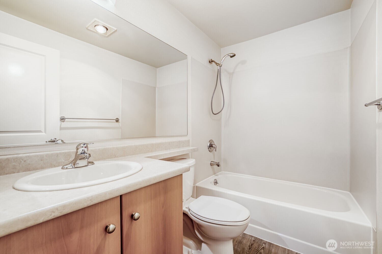 12404 East Gibson Road, Unit P105 Everett, WA 98204 - Photo 15 of 23