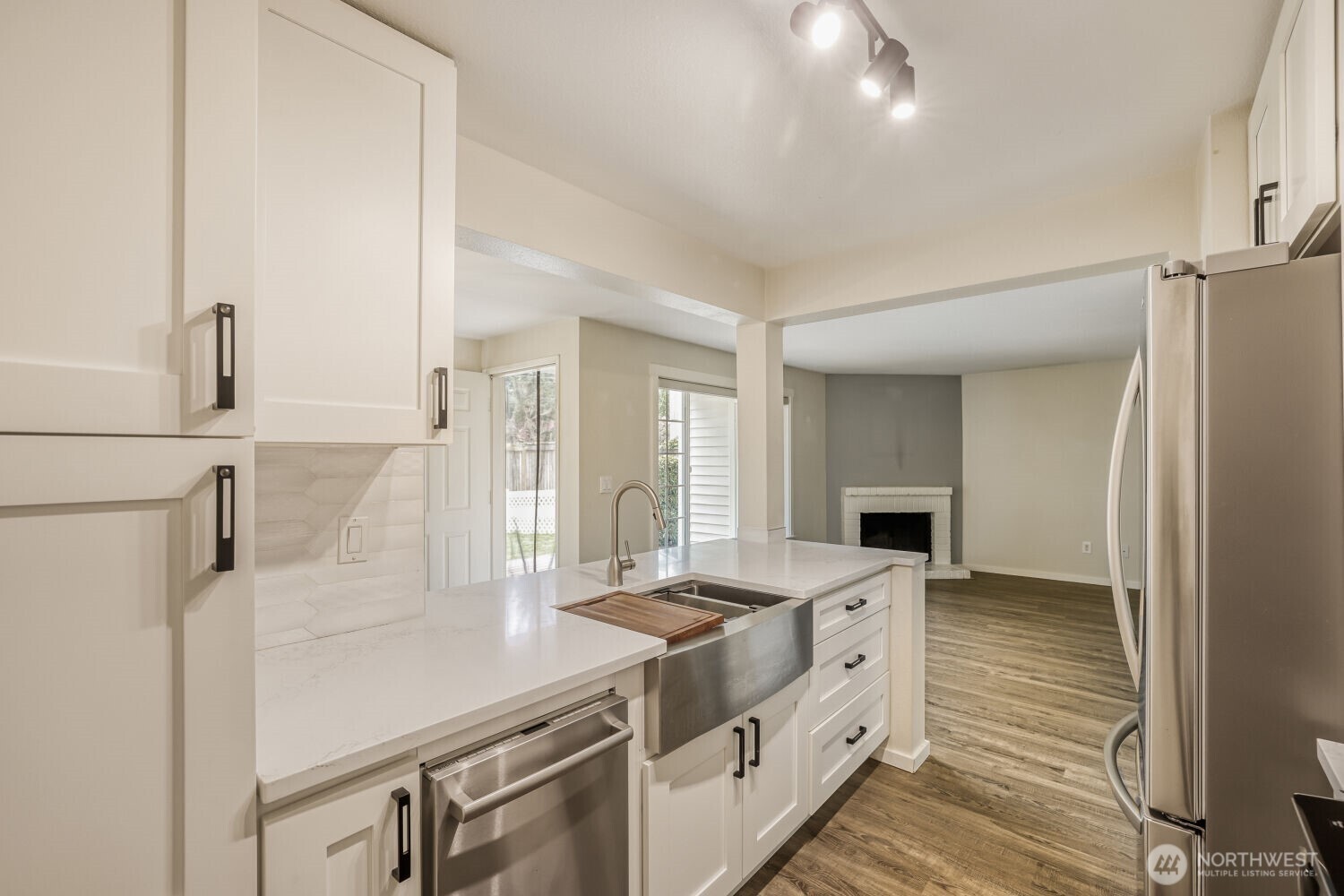 12404 East Gibson Road, Unit P105 Everett, WA 98204 - Photo 6 of 23