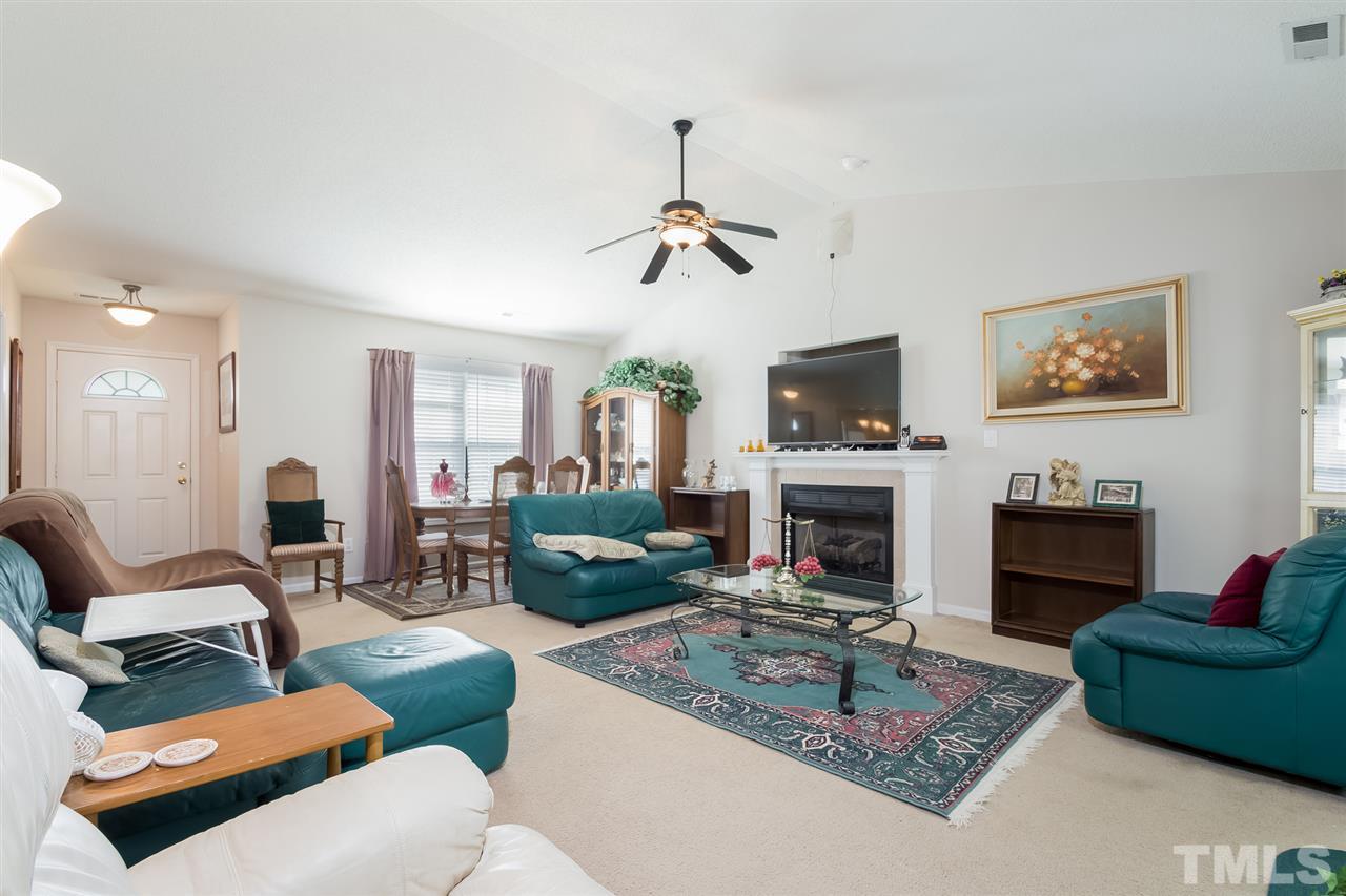 820 Bramblegate Road Hope Mills, NC 28348 - Photo 4 of 20 Gallery Image 4