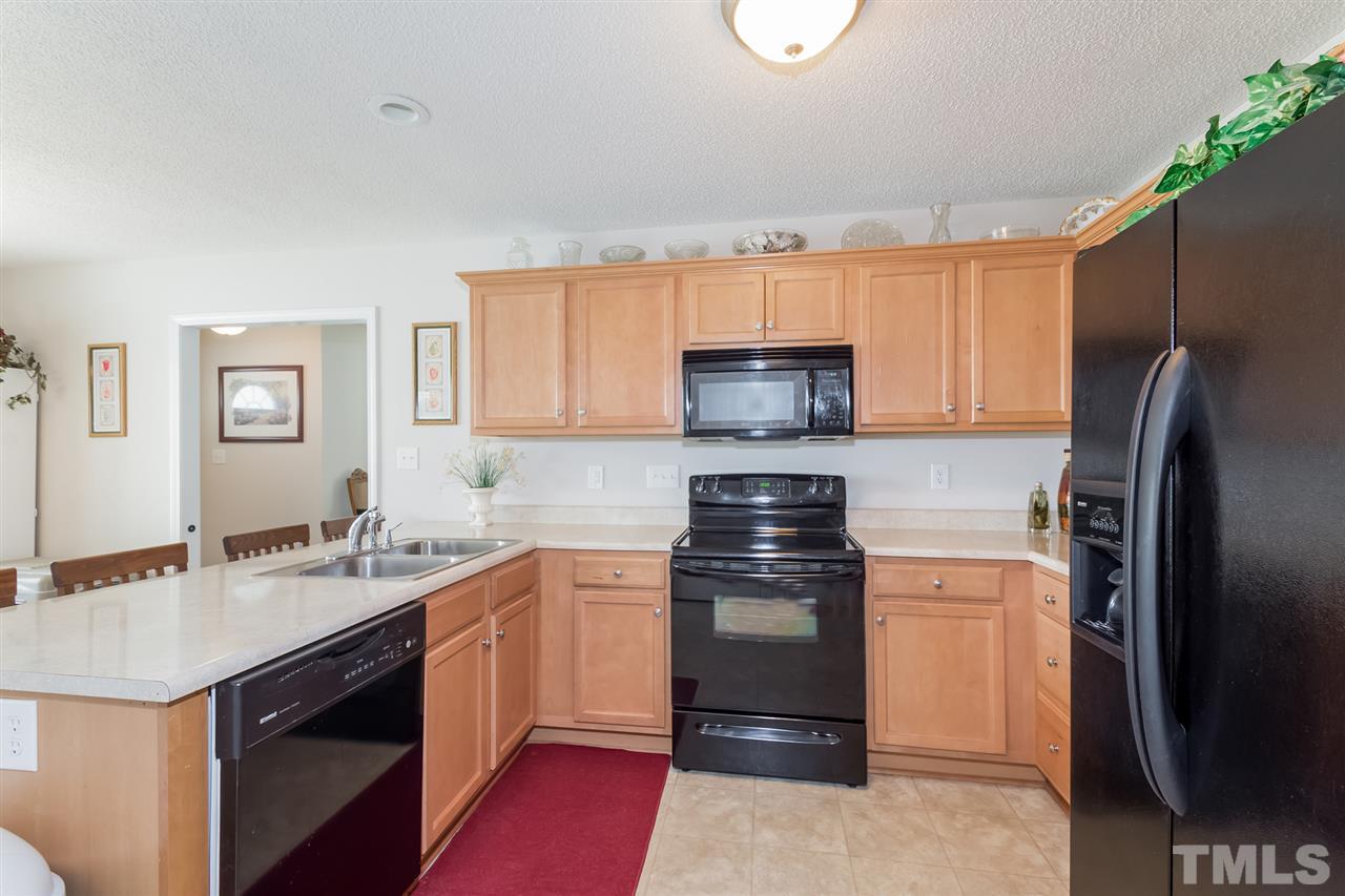 820 Bramblegate Road Hope Mills, NC 28348 - Photo 8 of 20 Gallery Image 8