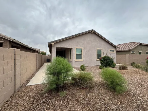 $2,295 | 36825 Yellowstone Drive, San Tan Valley, AZ 85140