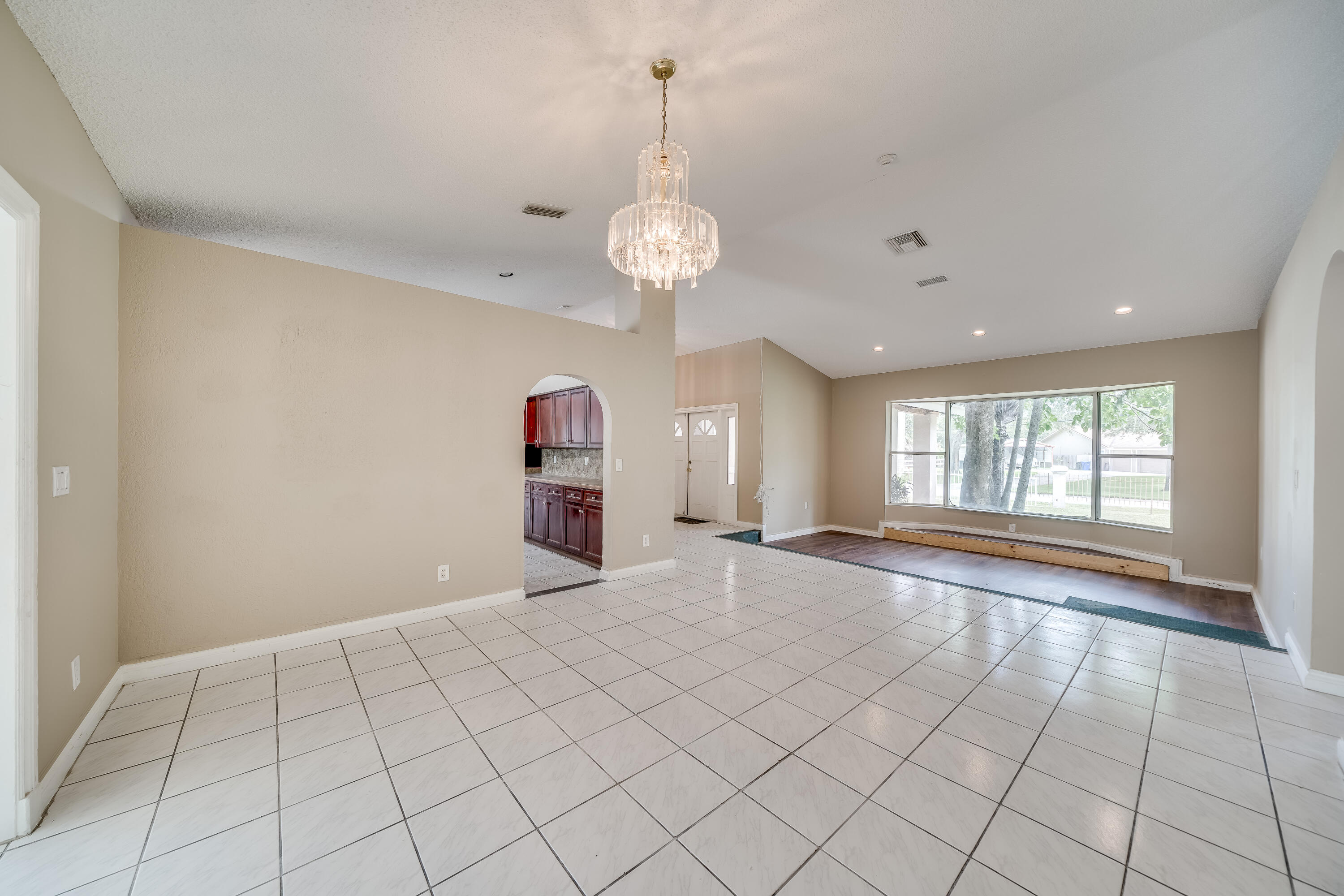 20250 Southwest 50th Place Southwest Ranches, FL 33332 - Photo 11 of 51 13_interior-8