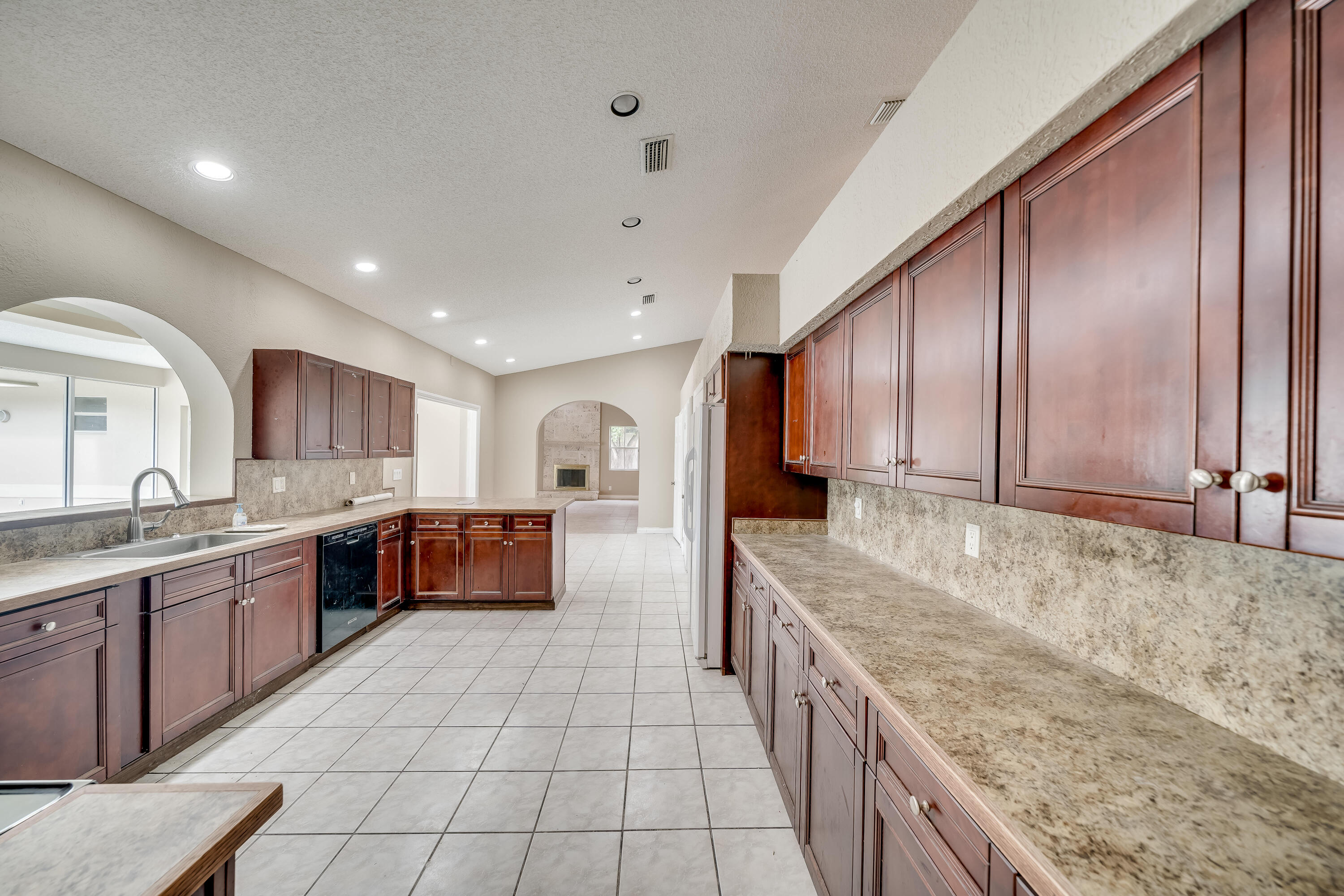 20250 Southwest 50th Place Southwest Ranches, FL 33332 - Photo 12 of 51 14_interior-9
