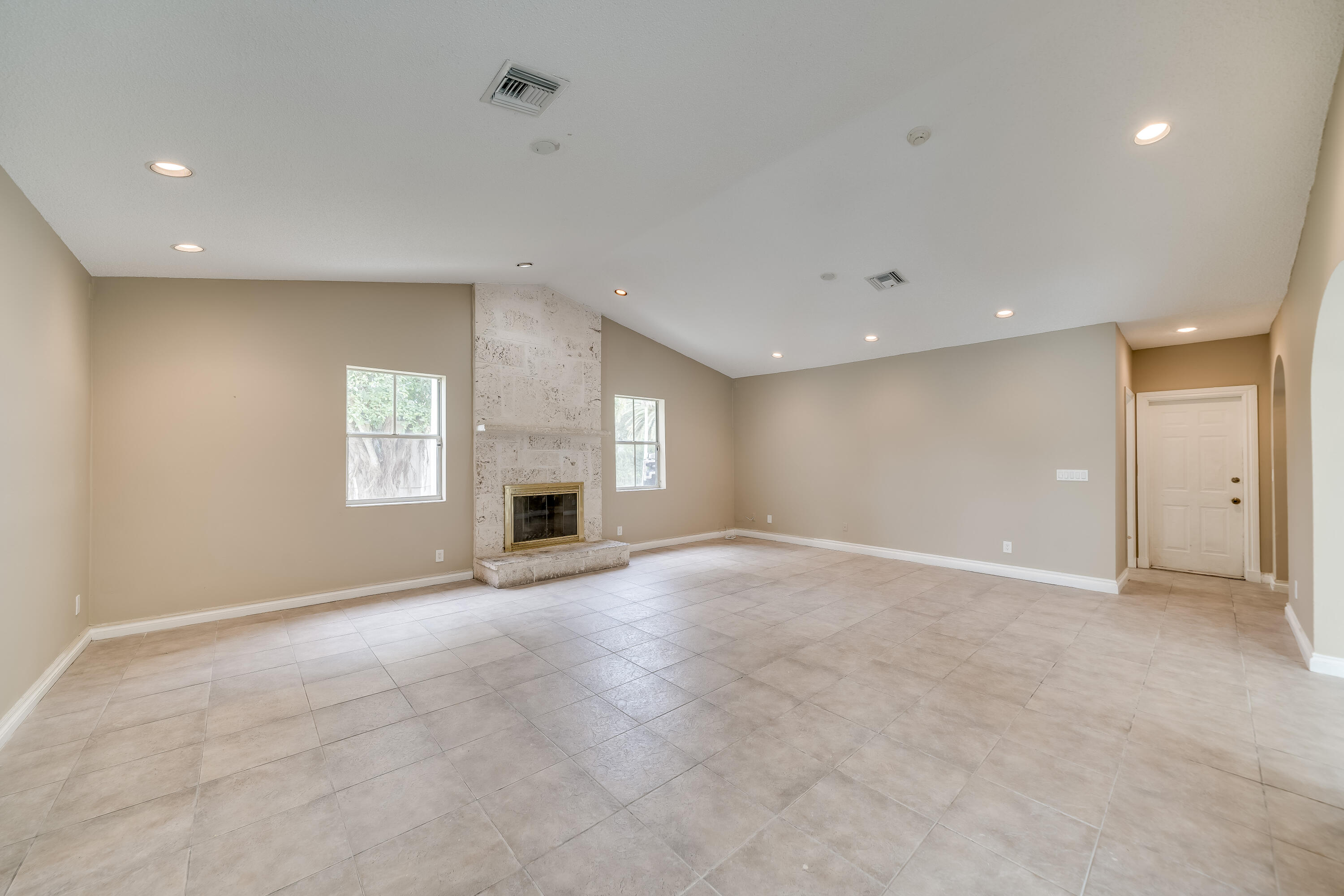 20250 Southwest 50th Place Southwest Ranches, FL 33332 - Photo 20 of 51 23_interior-18