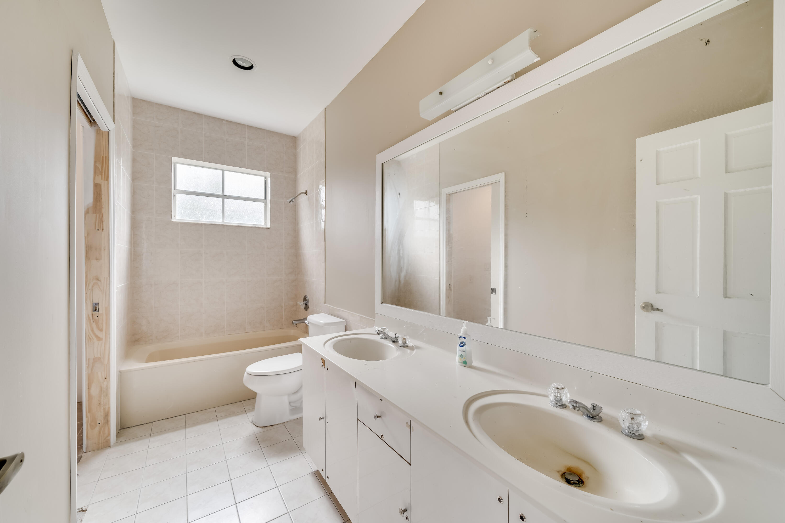 20250 Southwest 50th Place Southwest Ranches, FL 33332 - Photo 24 of 51 29_interior-24
