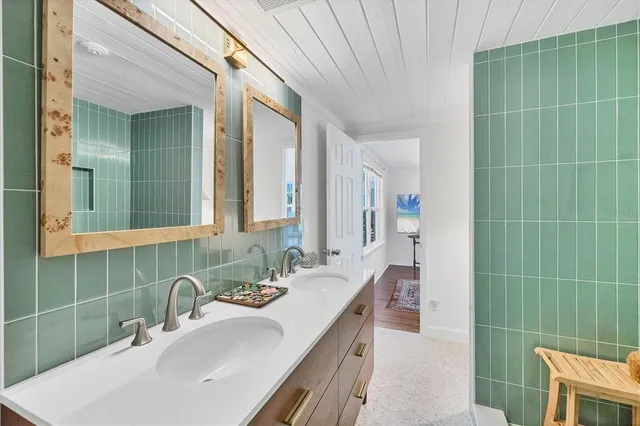 $624,900 | 3734 Iroquois Avenue, Sarasota, FL 34234