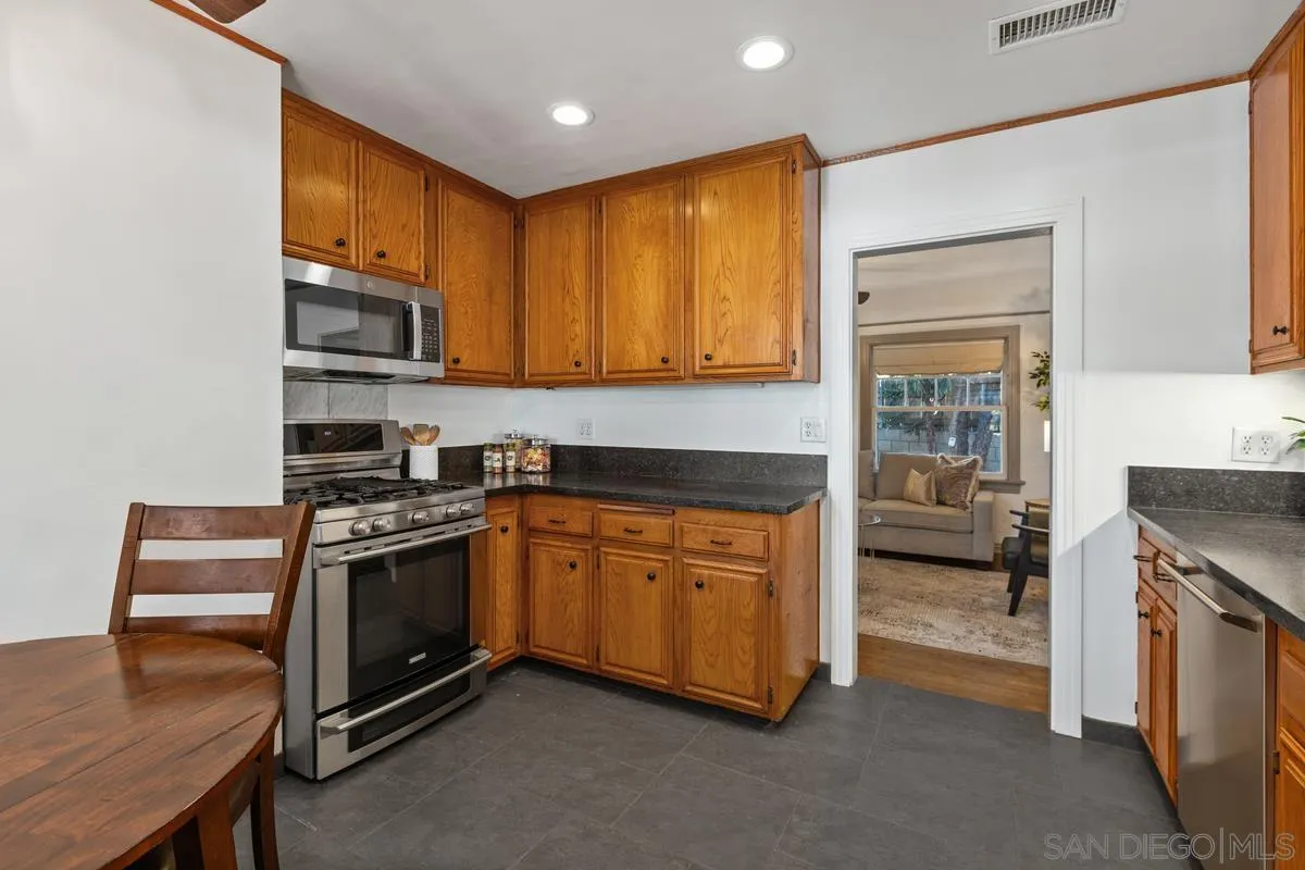 2707 Sweetwater Road Spring Valley, CA 91977 - Photo 15 of 30 Gallery Image 15