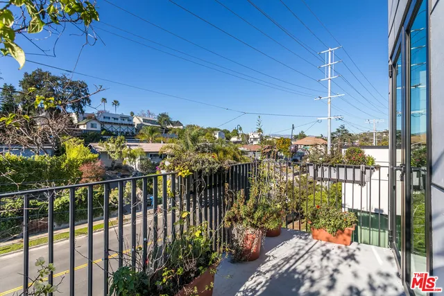 $8,500 | 906 North Benton Way, Los Angeles, CA 90026