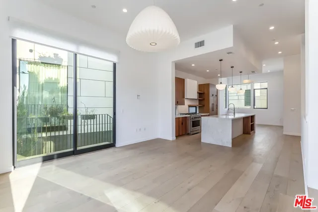 $8,500 | 906 North Benton Way, Los Angeles, CA 90026