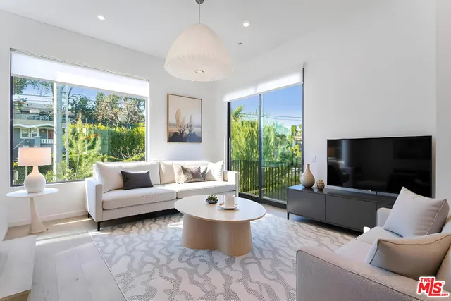 $8,500 | 906 North Benton Way, Los Angeles, CA 90026