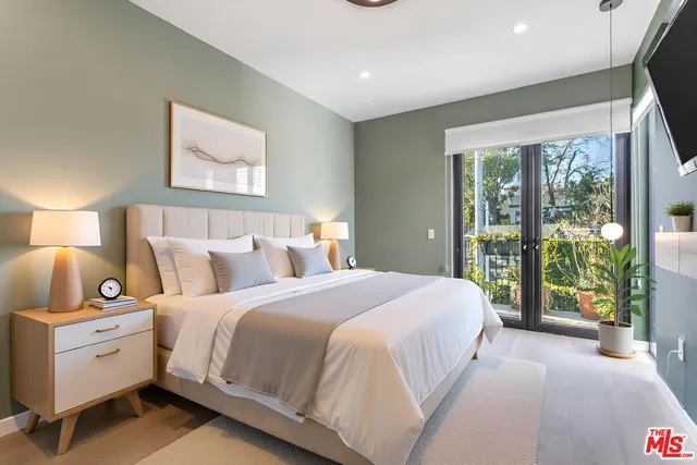 $8,500 | 906 North Benton Way, Los Angeles, CA 90026