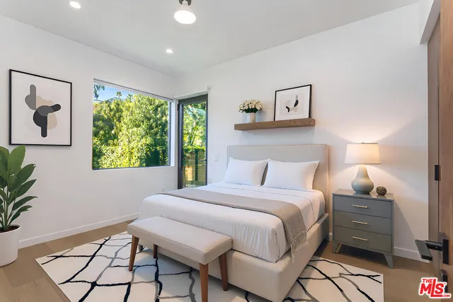 $8,500 | 906 North Benton Way, Los Angeles, CA 90026