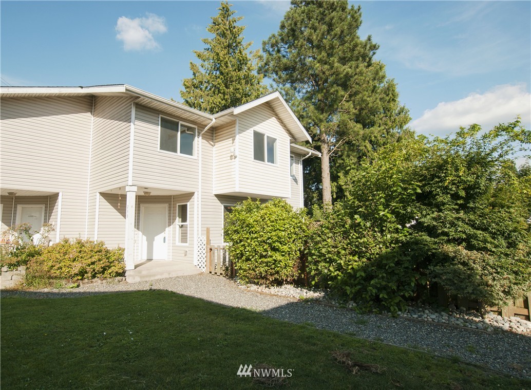 239 Front Street Sumas, WA 98295 - Photo 1 of 20