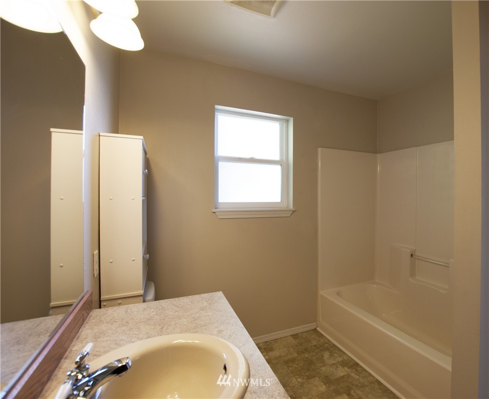 239 Front Street Sumas, WA 98295 - Photo 12 of 20