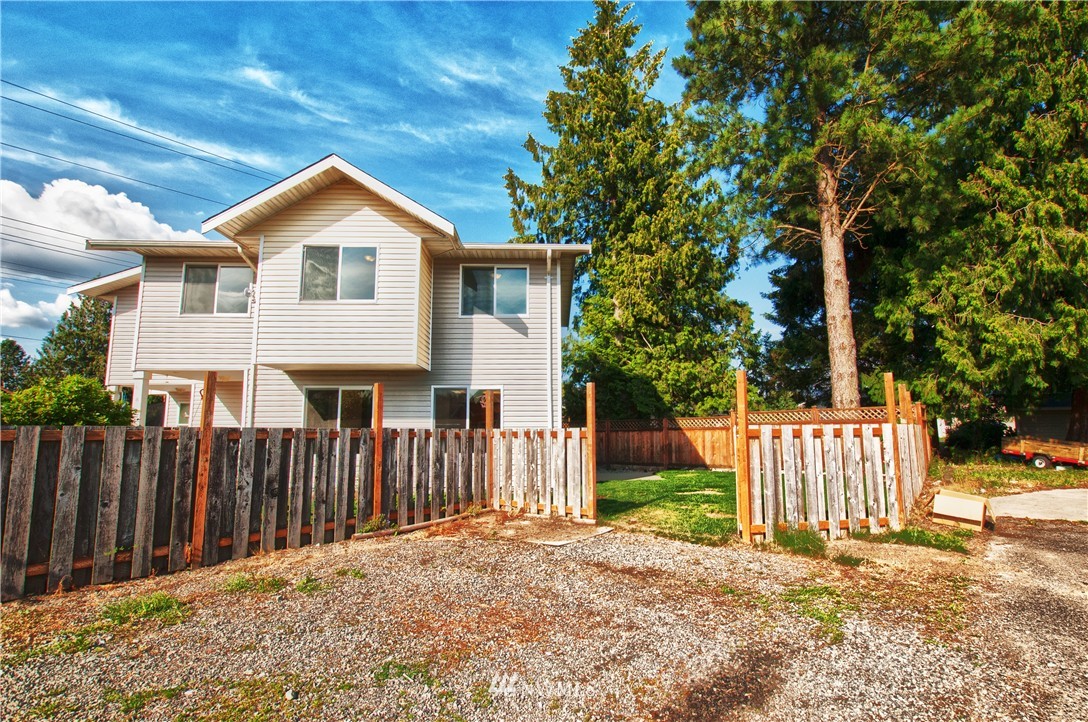 239 Front Street Sumas, WA 98295 - Photo 5 of 20
