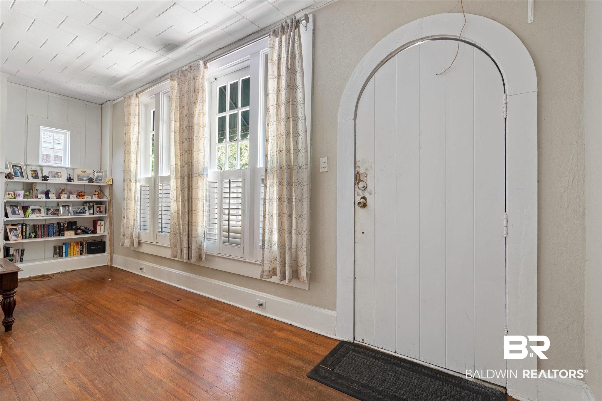 3705 Old Shell Road Mobile, AL 36608 - Photo 5 of 22 Living Room