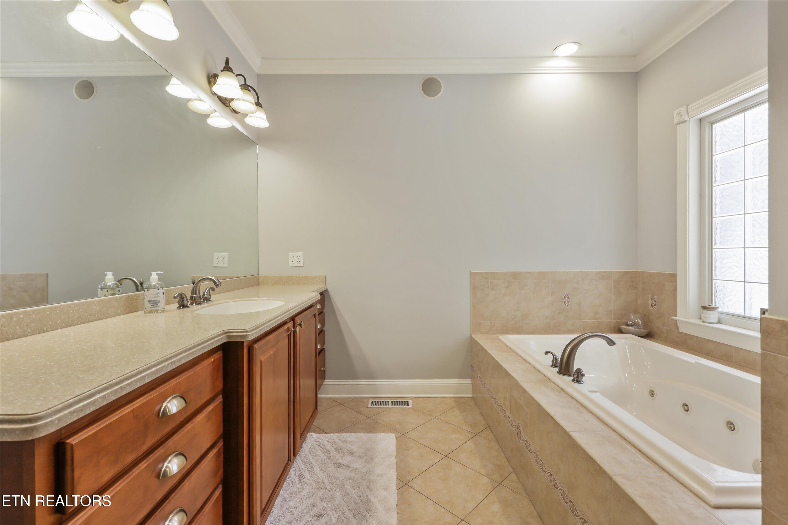 103 Winchester Circle Oak Ridge, TN 37830 - Photo 29 of 58 29-103 Winchester Cir 030