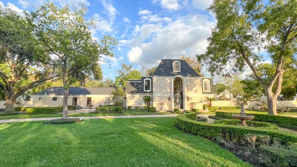 $10,800 | 372 Robbins Drive, Houston, TX 77024