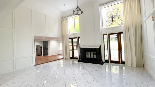 $10,800 | 372 Robbins Drive, Houston, TX 77024