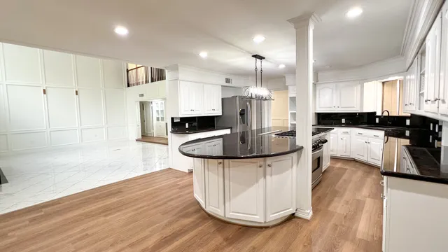 $10,800 | 372 Robbins Drive, Houston, TX 77024