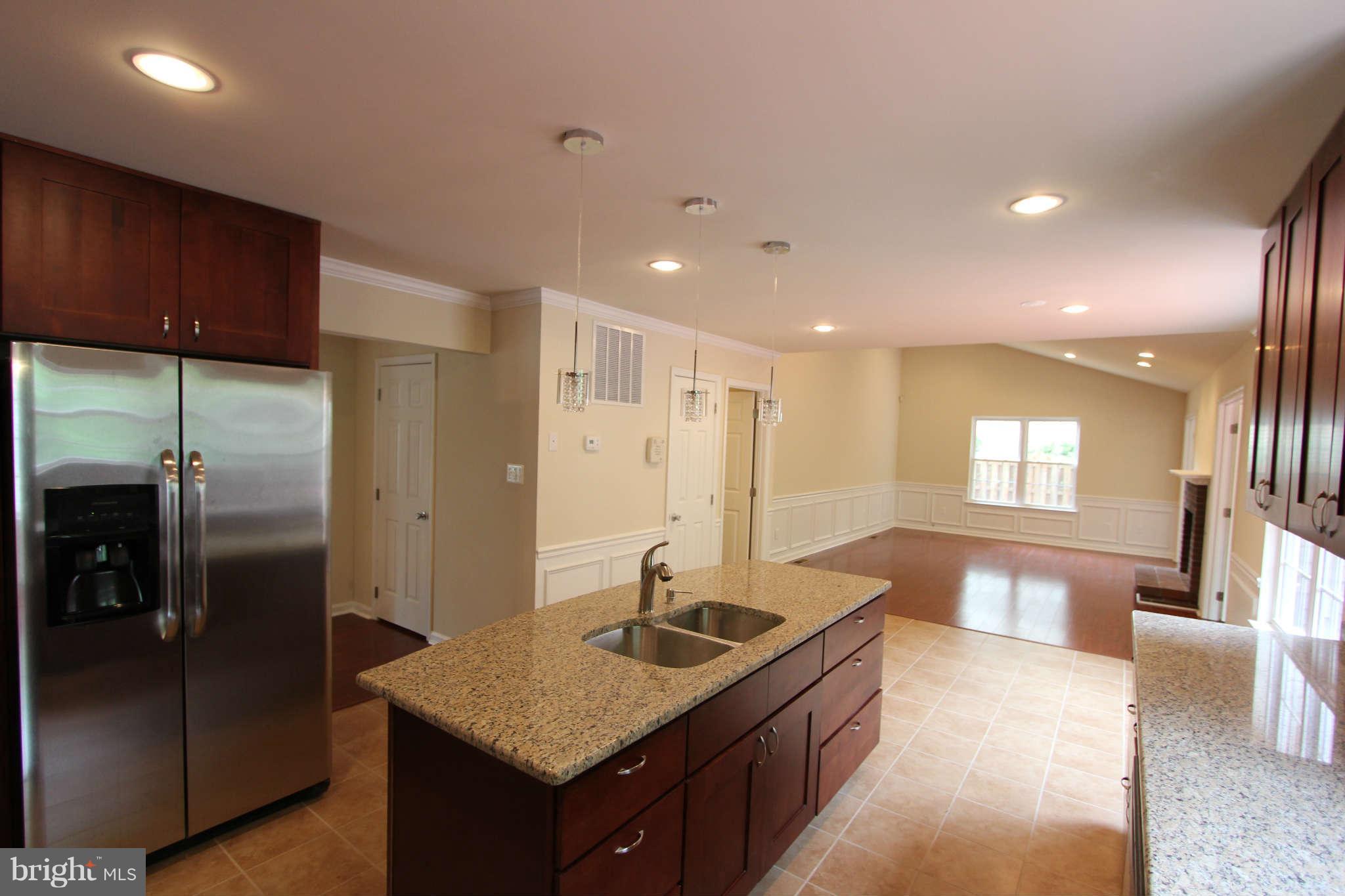 21301 Mirror Ridge Place Sterling, VA 20164 - Photo 15 of 30 Kitchen