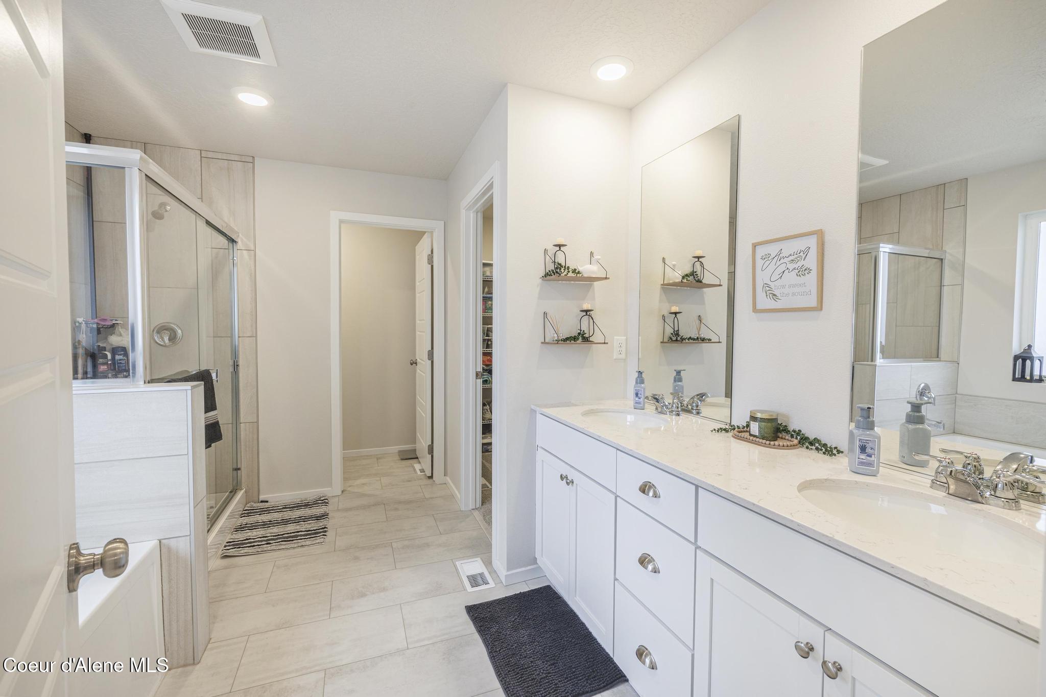 3061 North Allison Street Post Falls, ID 83854 - Photo 17 of 21 Master Bathroom