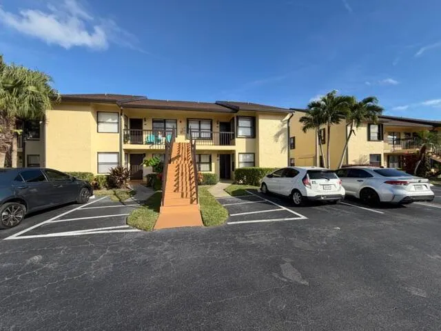 $2,100 | 4692 Lucerne Lakes Boulevard East, Unit 106, Lake Worth, FL 33467