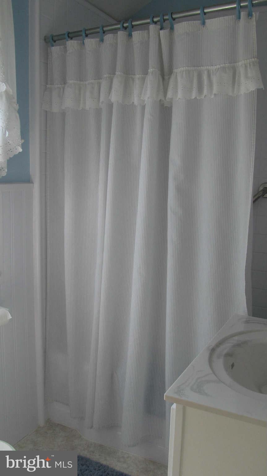 604 Pershing Drive Silver Spring, MD 20910 - Photo 14 of 28 Bath