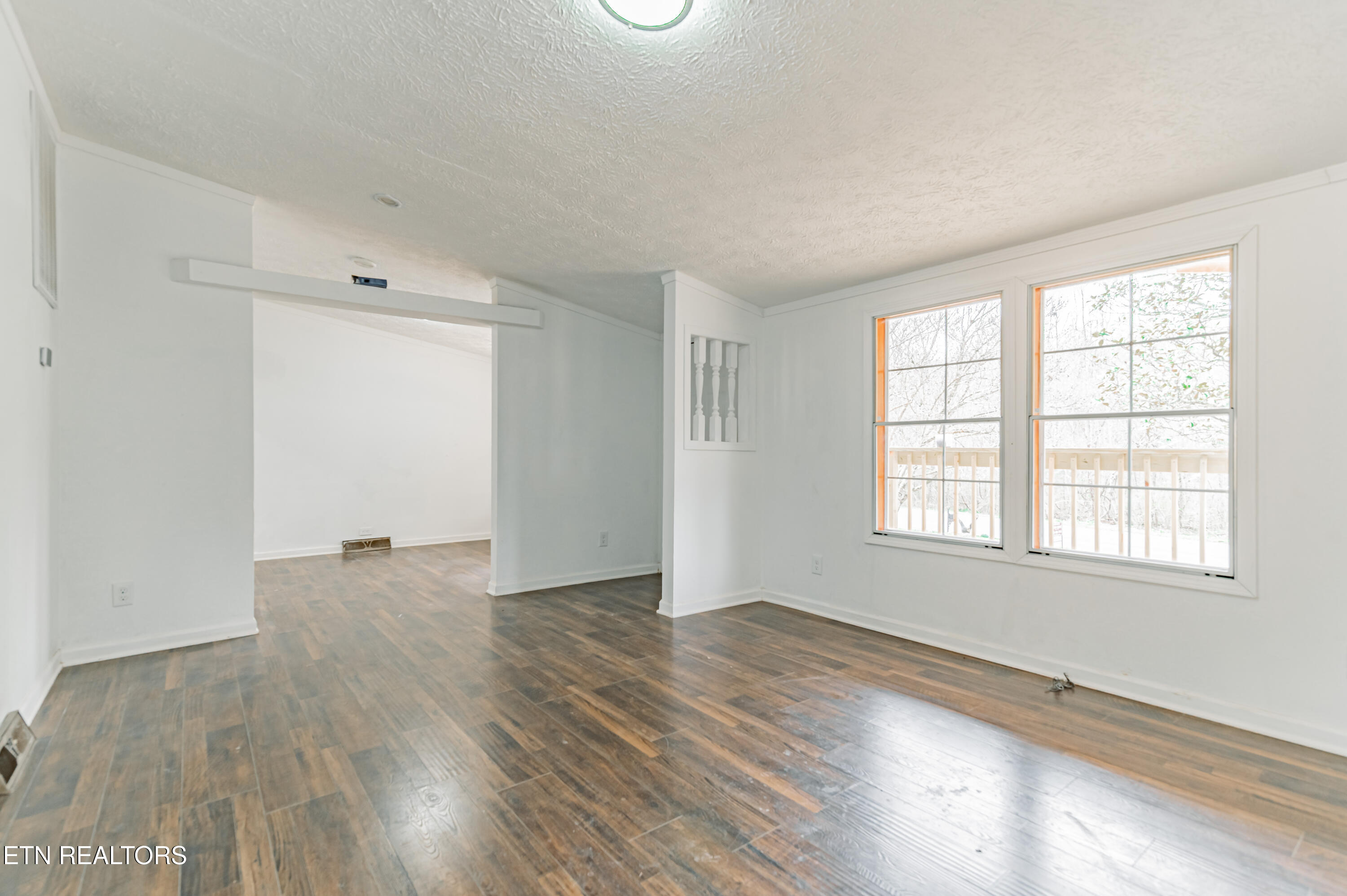932 Woods Hollow Road Decatur, TN 37322 - Photo 4 of 29 Living Room