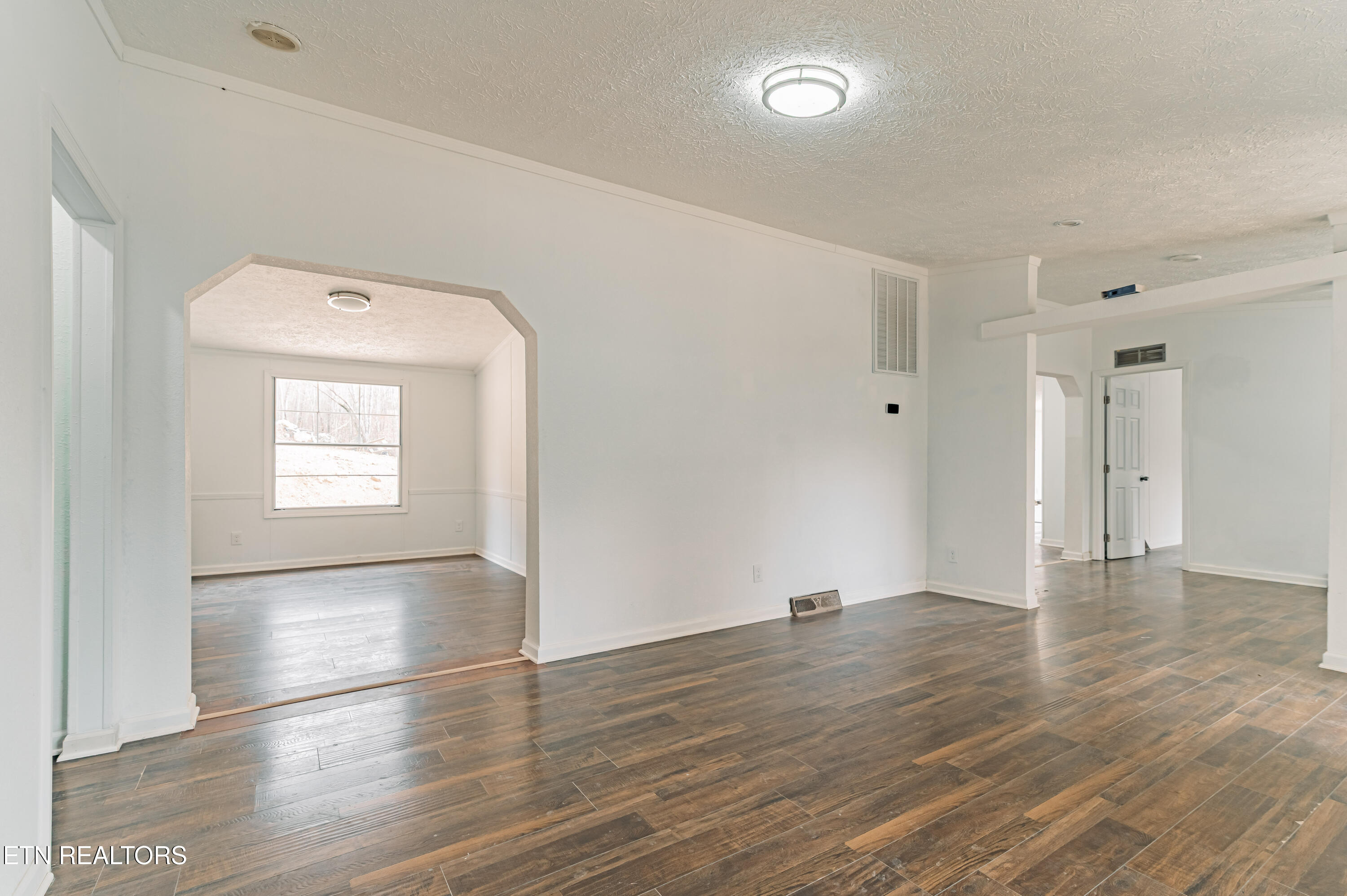 932 Woods Hollow Road Decatur, TN 37322 - Photo 5 of 29 Living Room