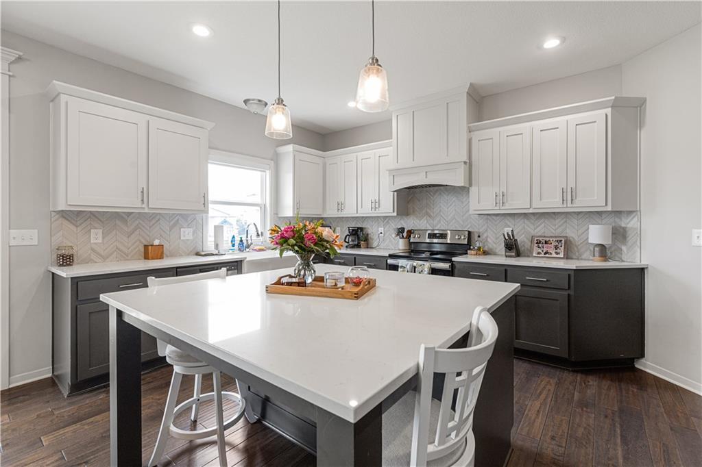 9196 Green Road Lenexa, KS 66227 - Photo 11 of 56