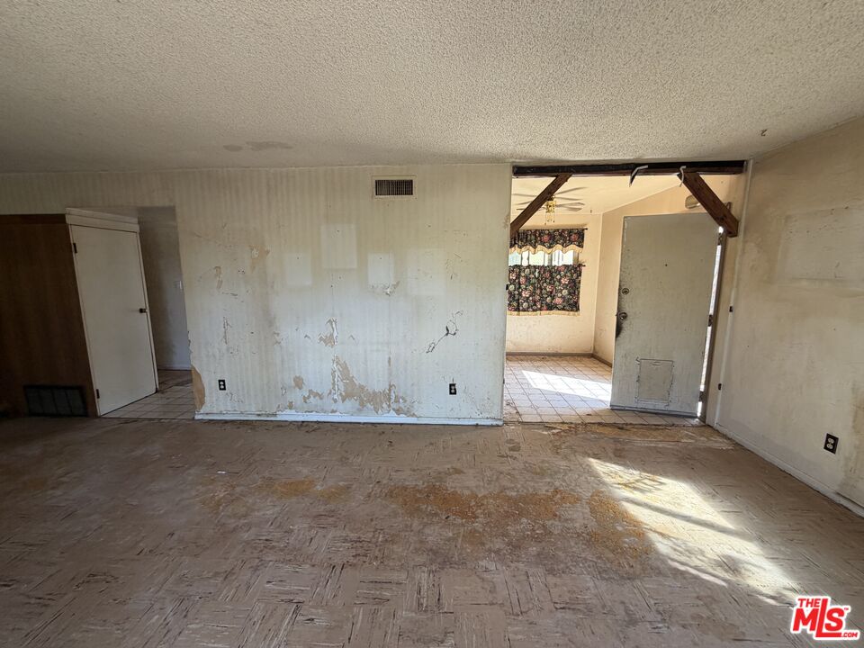 8811 Delano Drive Riverside, CA 92503 - Photo 8 of 17