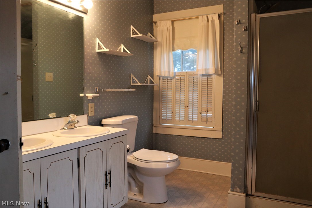 8544 River Styx Road Wadsworth, OH 44281 - Photo 11 of 35 Large Full bath, Main house, second floor
