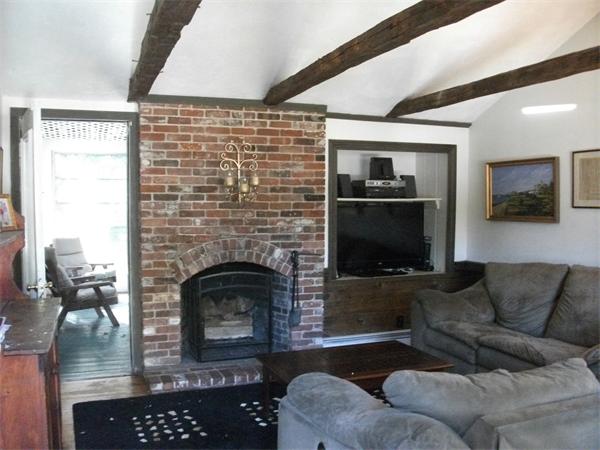 21 Locksley Road Lynnfield, MA 01940 - Photo 5 of 9 Gallery Image 5