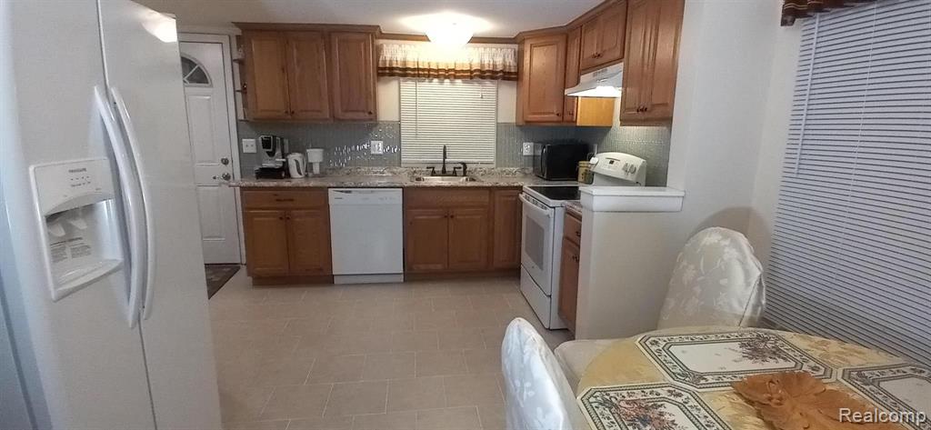 2673 Melvin Avenue Rochester Hills, MI 48307 - Photo 4 of 25
