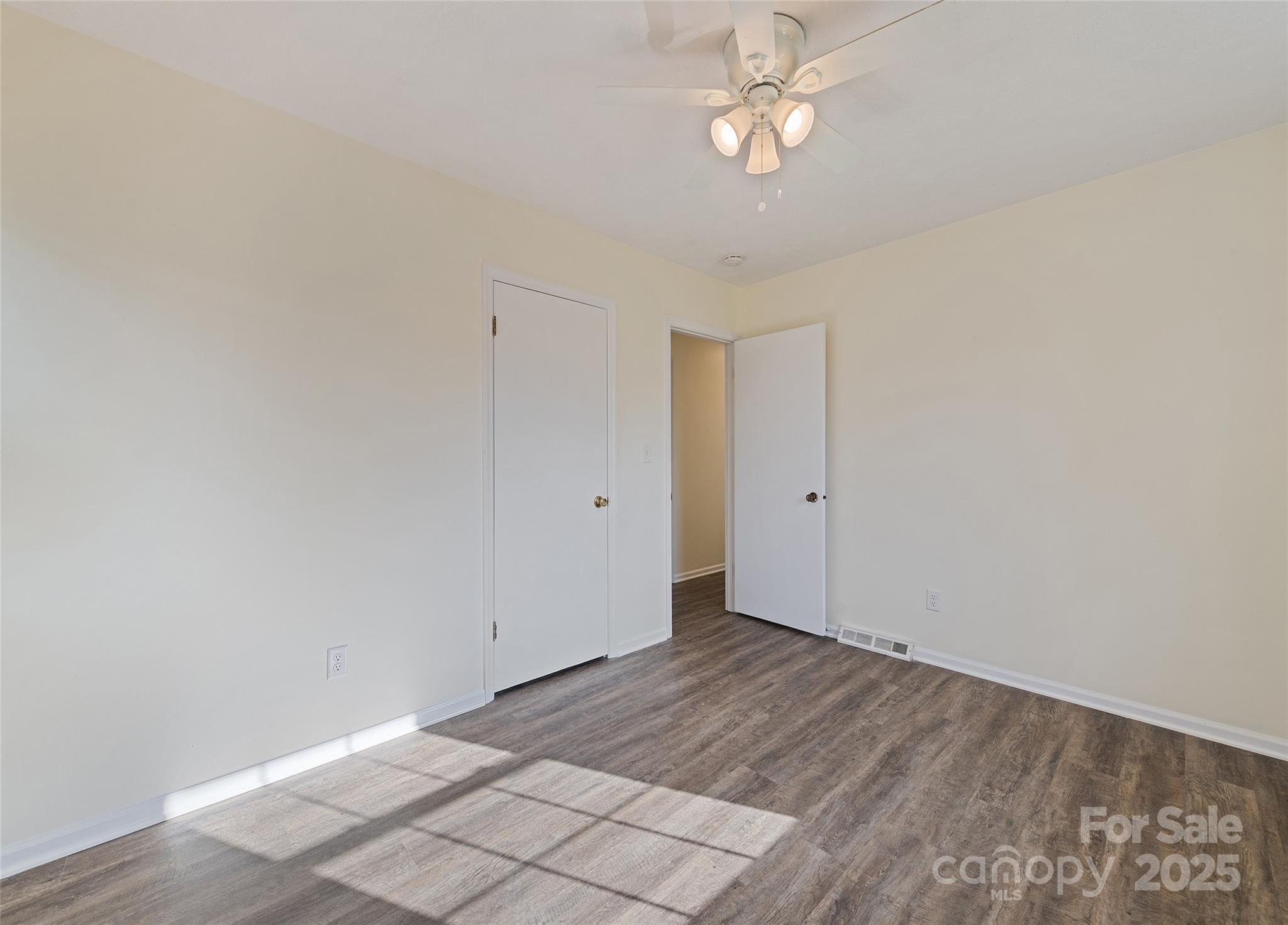 129 Willow Brook Road Hendersonville, NC 28792 - Photo 17 of 27