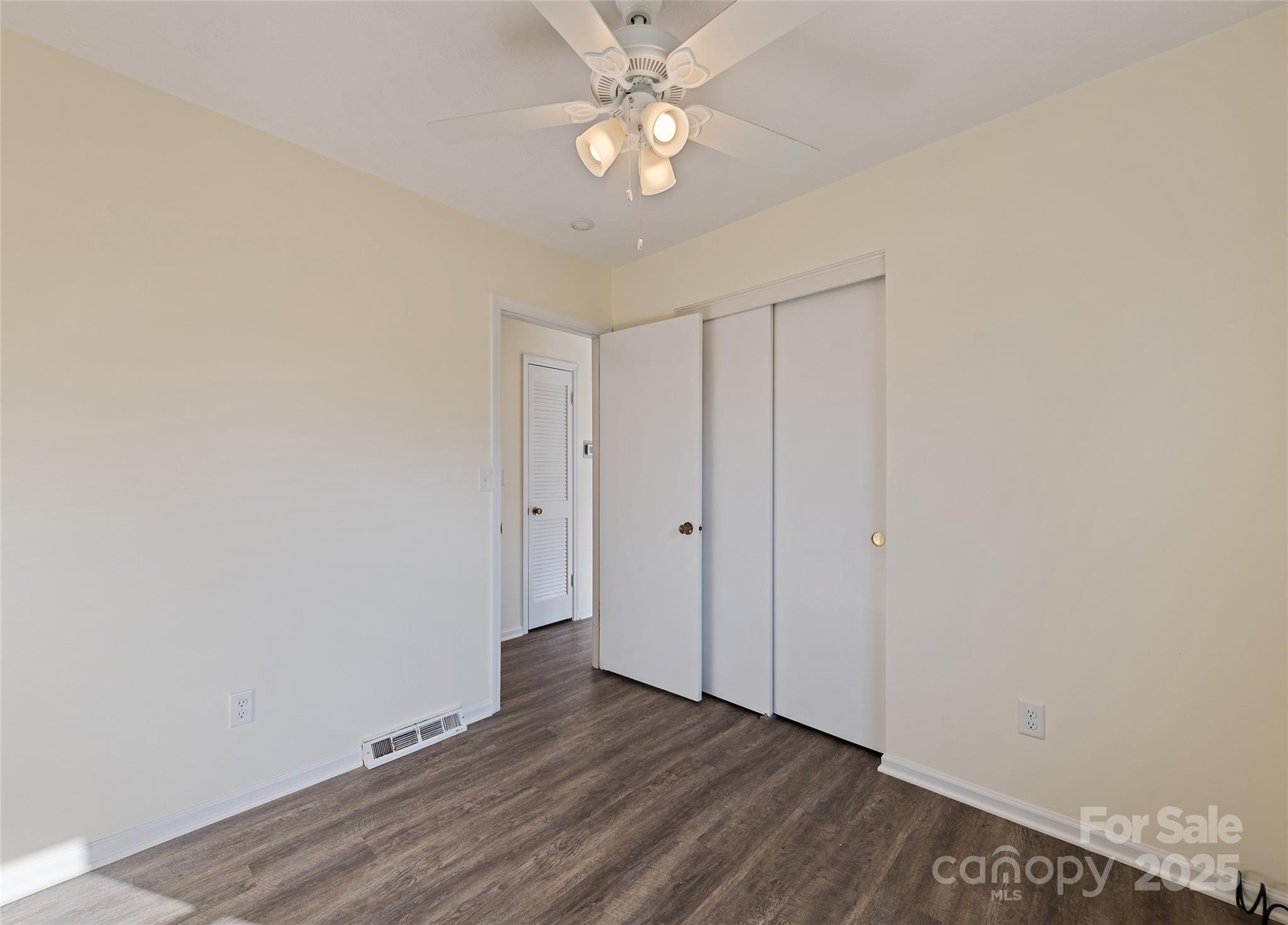 129 Willow Brook Road Hendersonville, NC 28792 - Photo 19 of 27