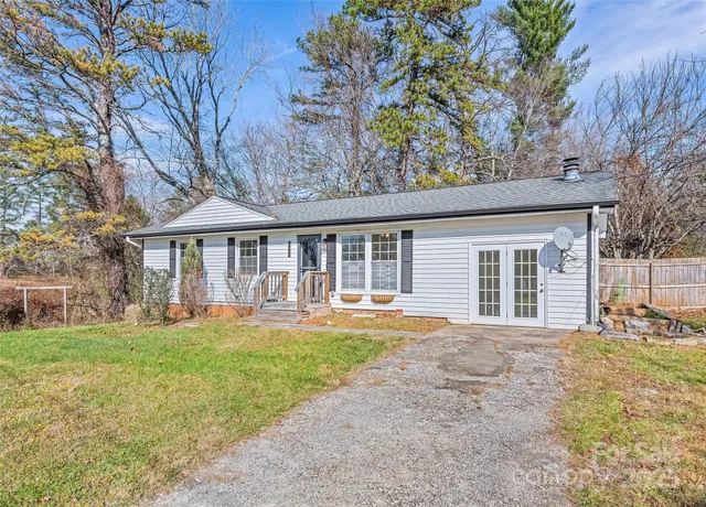 $369,000 | 129 Willow Brook Road, Hendersonville, NC 28792