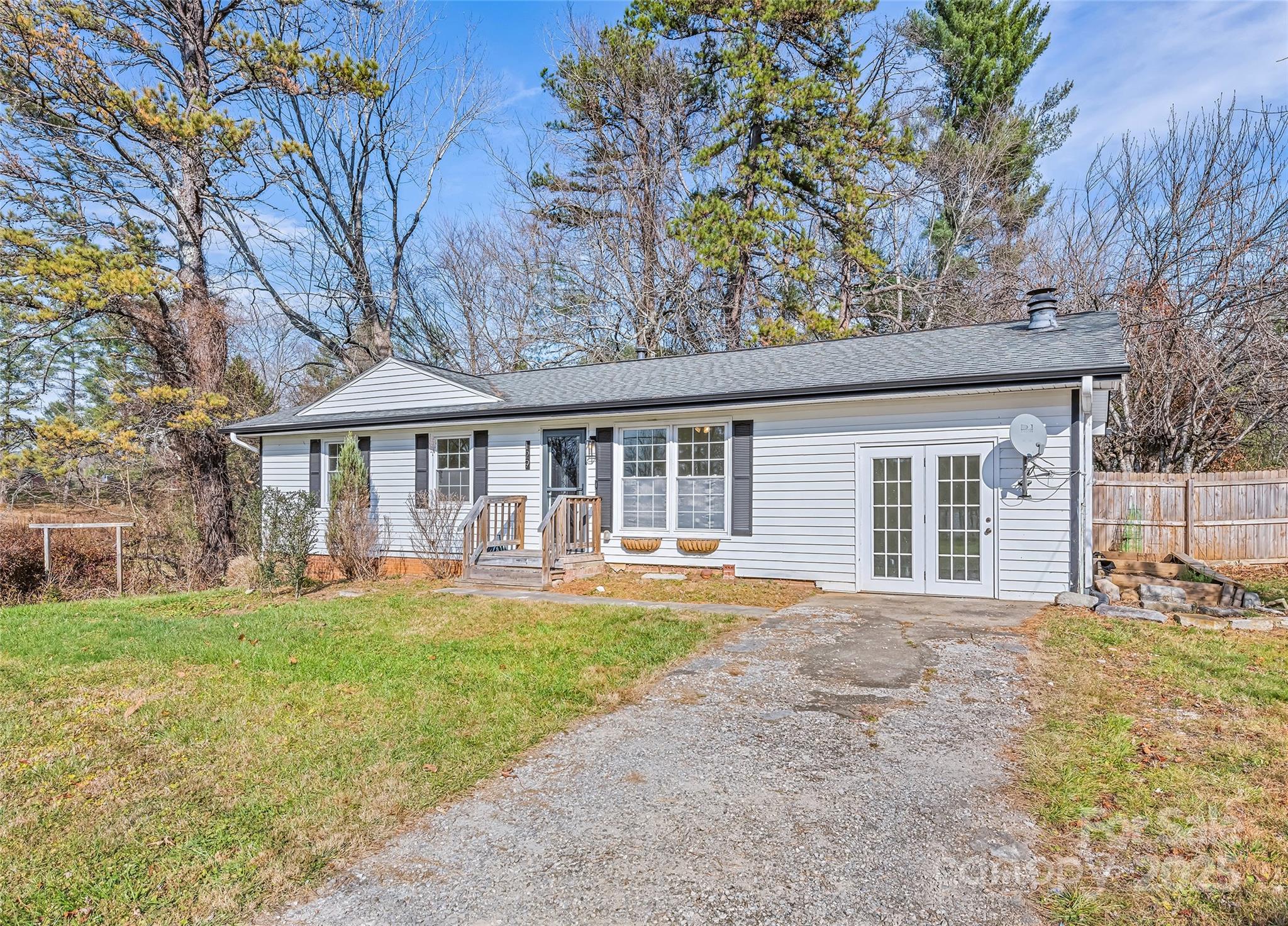 129 Willow Brook Road Hendersonville, NC 28792 - Photo 2 of 27