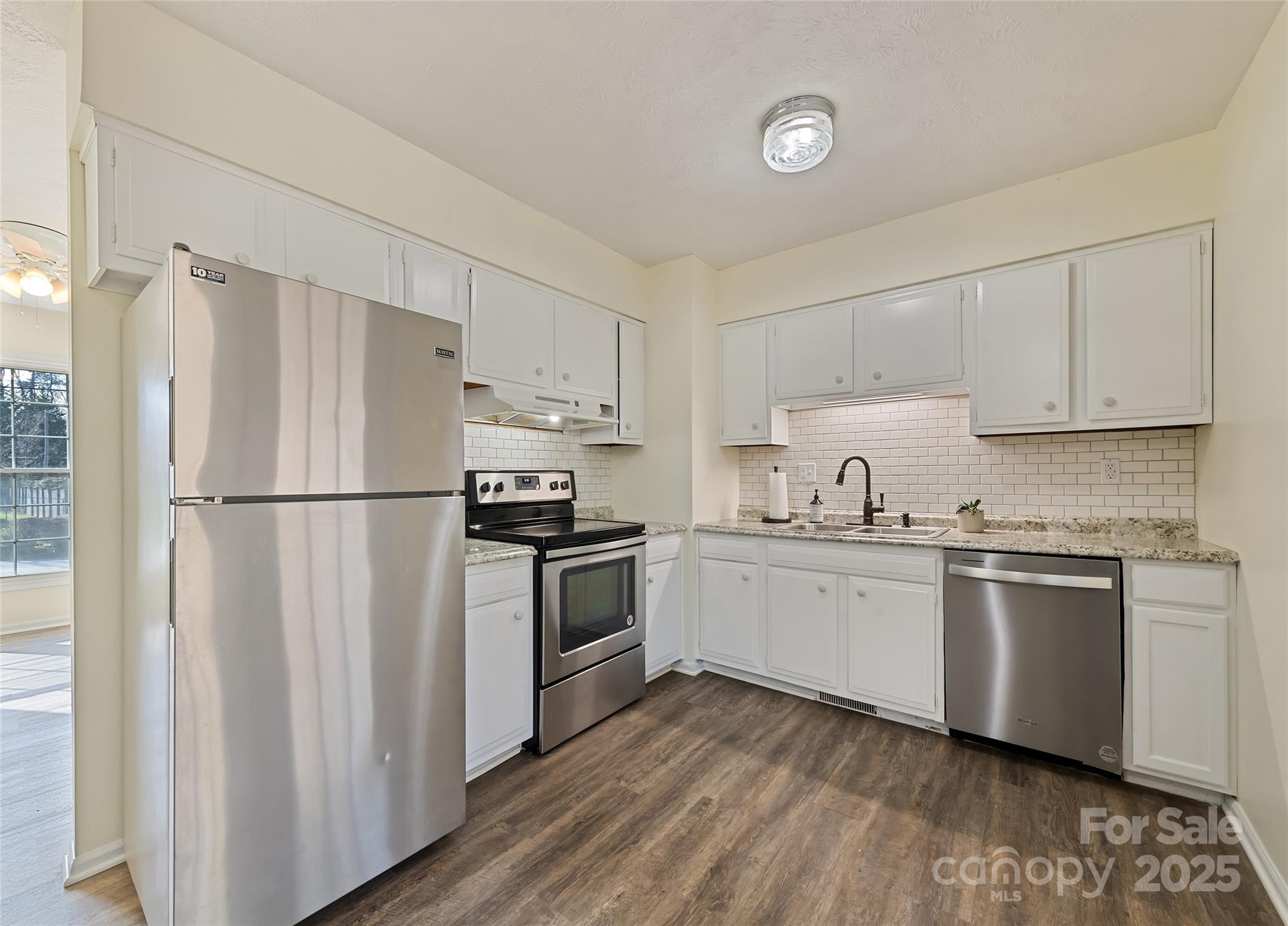 129 Willow Brook Road Hendersonville, NC 28792 - Photo 7 of 27