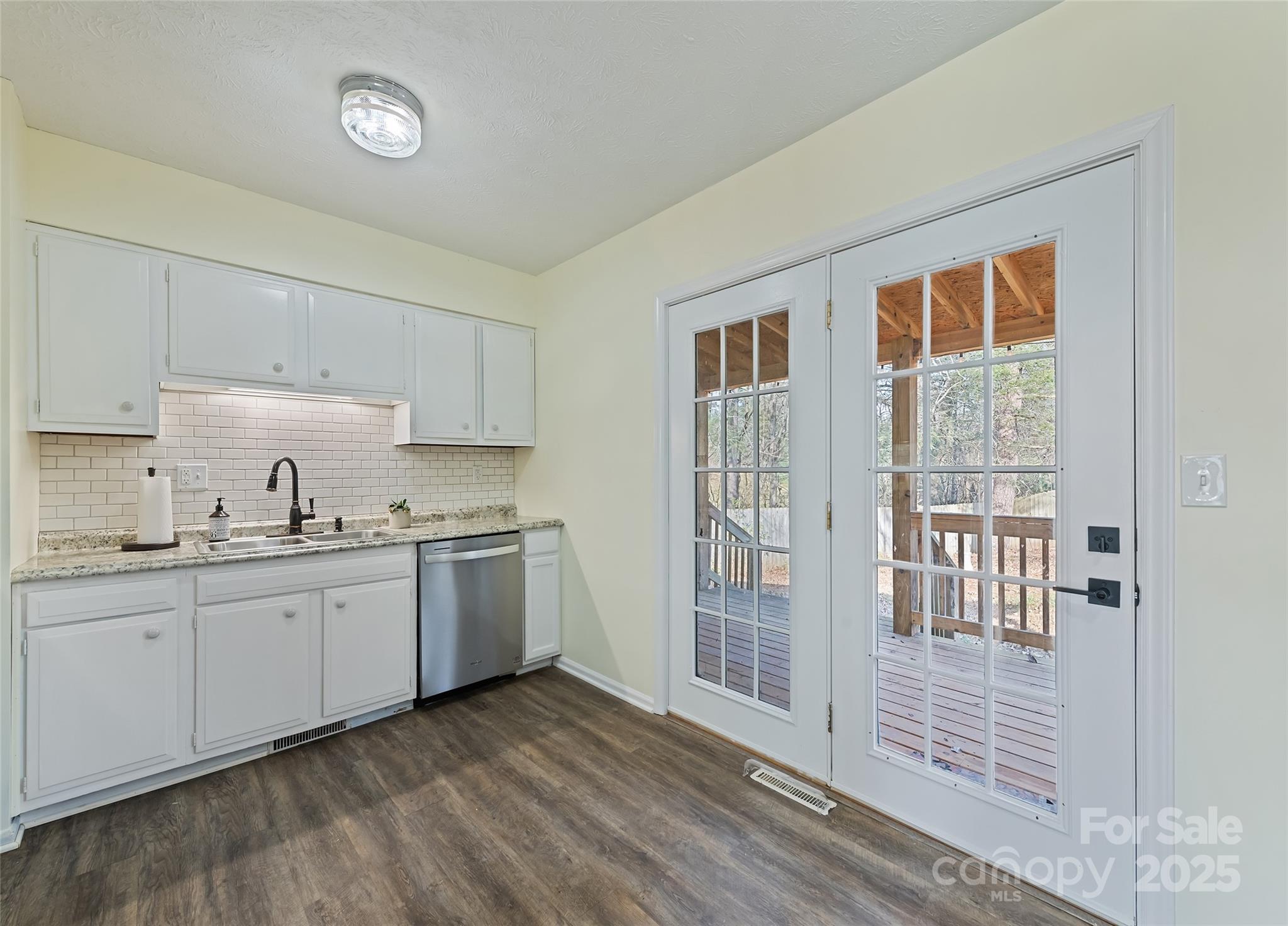 129 Willow Brook Road Hendersonville, NC 28792 - Photo 8 of 27