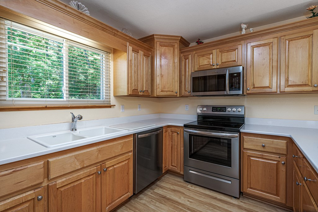 81 Trinity Drive Murphy, NC 28906 - Photo 7 of 46