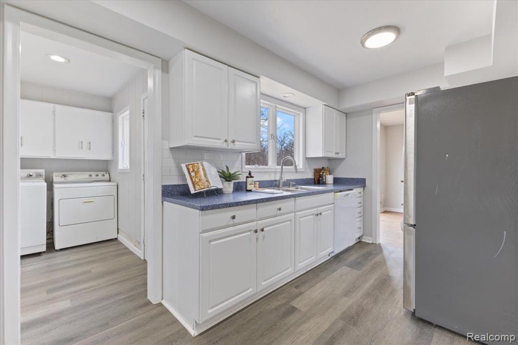 4800 North Burkhart Road Howell, MI 48855 - Photo 16 of 35