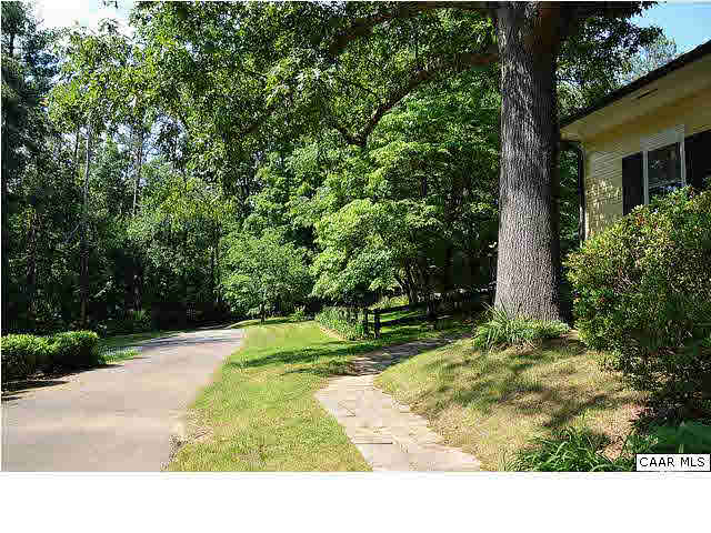 6568 Plank Road Afton, VA 22920 - Photo 33 of 34 a view of a backyard