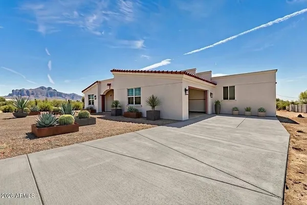 $825,000 | 317 West Frontier Street, Apache Junction, AZ 85120