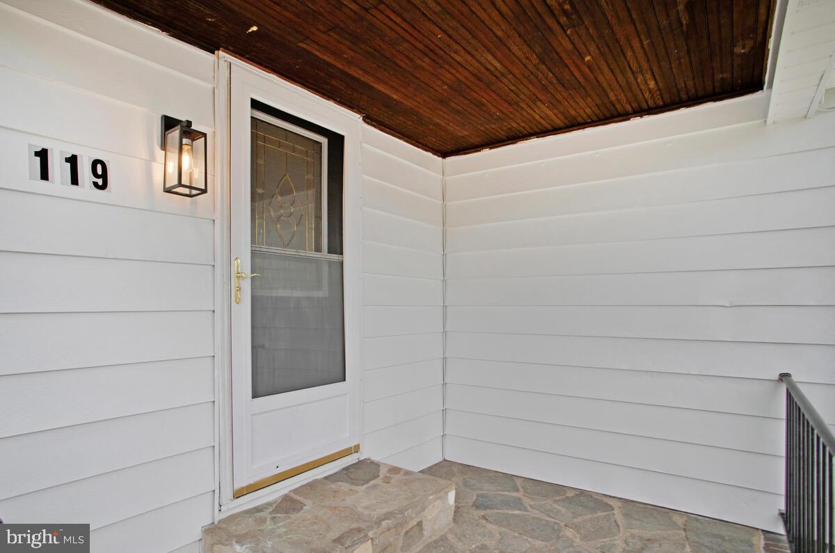 119 West Edgevale Road Baltimore, MD 21225 - Photo 36 of 37 a view of front door