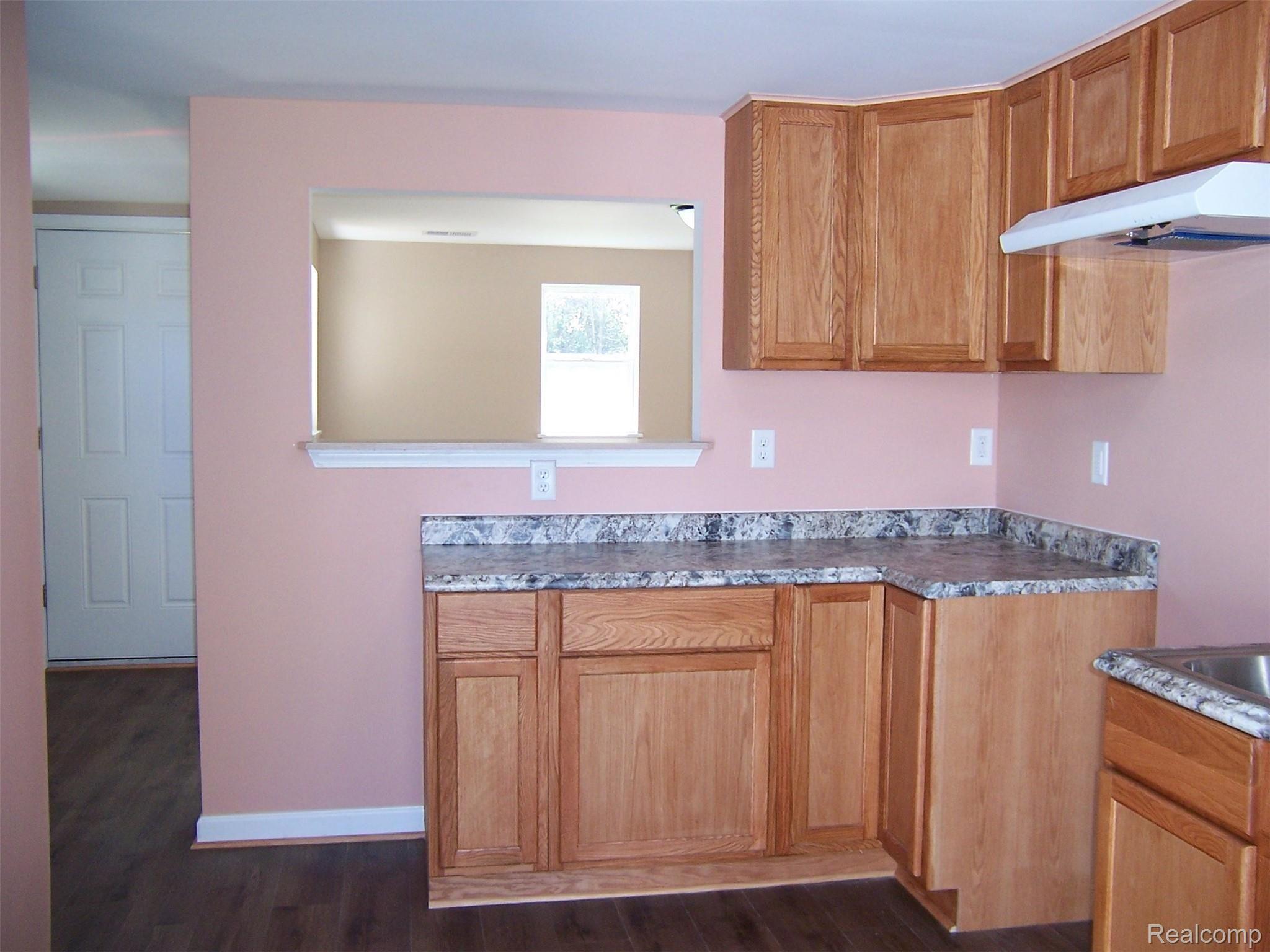 3542 Ravenswood Road Port Huron, MI 48060 - Photo 8 of 17 8.JPG